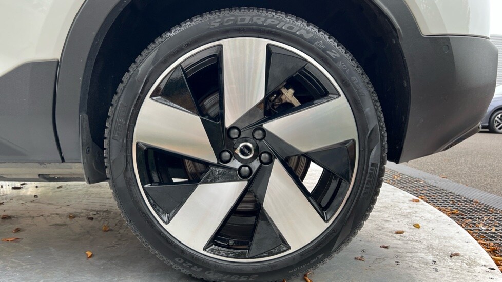 Used Volvo XC40 2023 for sale - 76241737: Photo 26