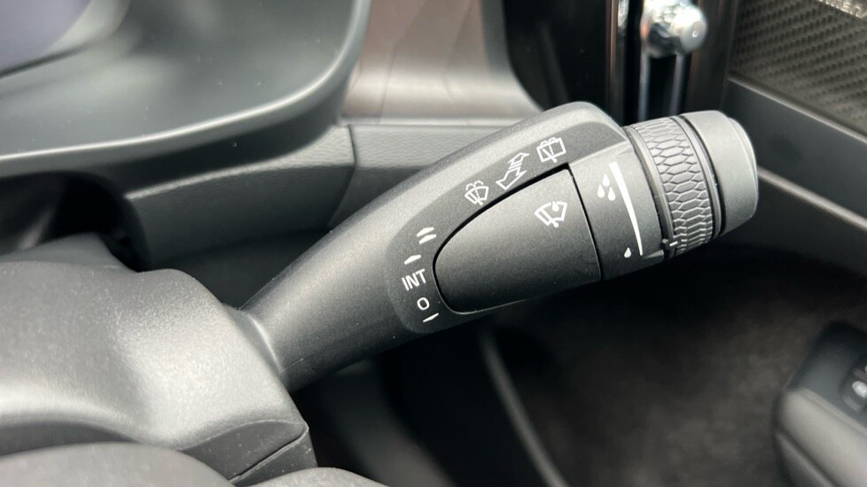 Used Volvo XC40 2023 for sale - 76241737: Photo 29