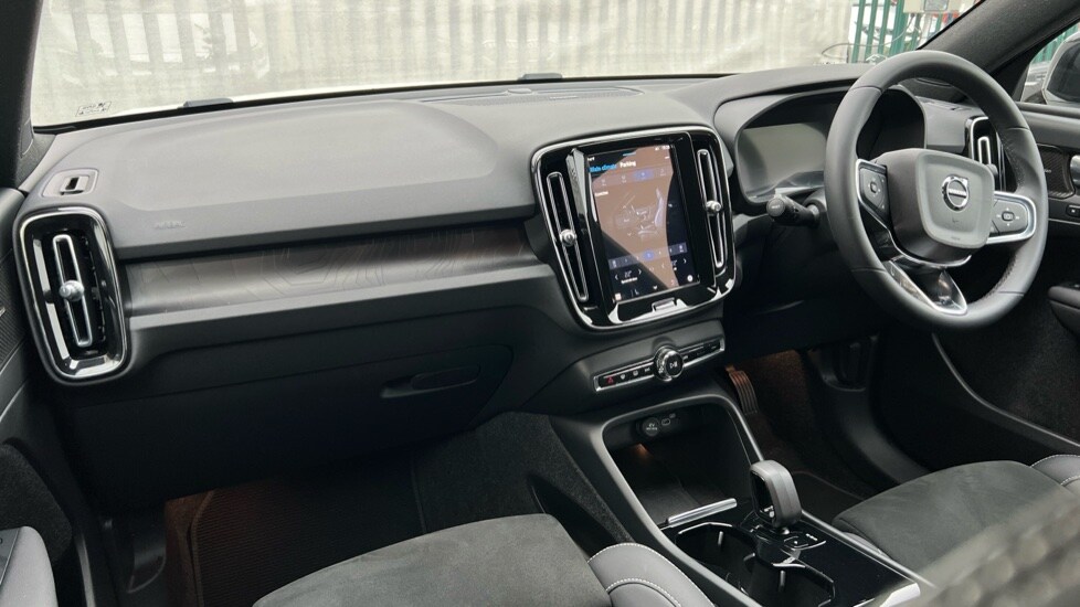 Used Volvo XC40 2023 for sale - 76241737: Photo 4