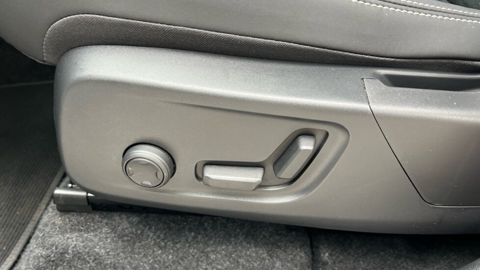 Used Volvo XC40 2023 for sale - 76241737: Photo 44