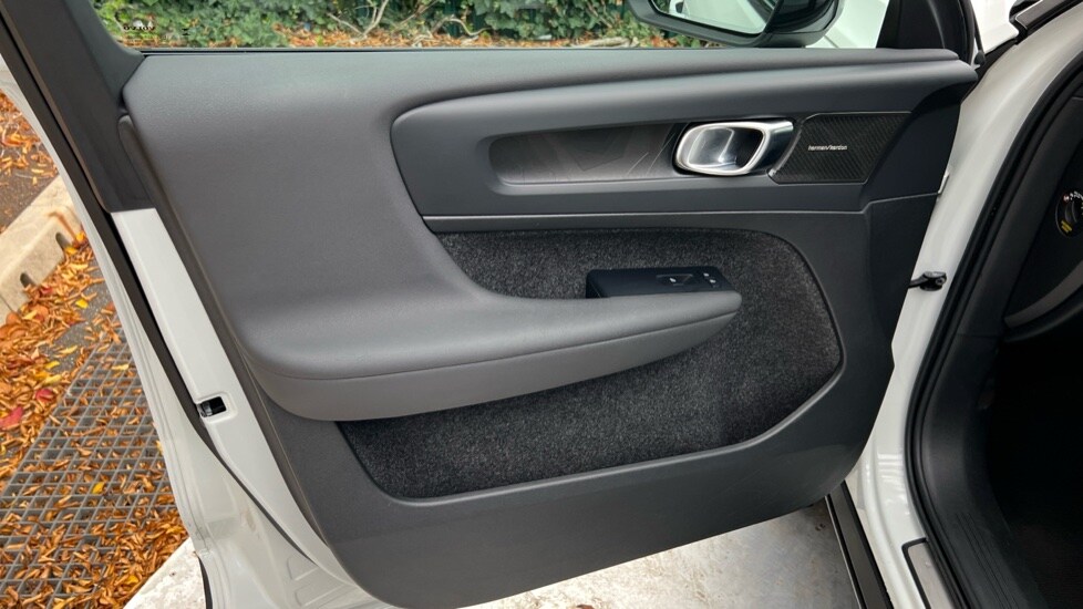 Used Volvo XC40 2023 for sale - 76241737: Photo 45