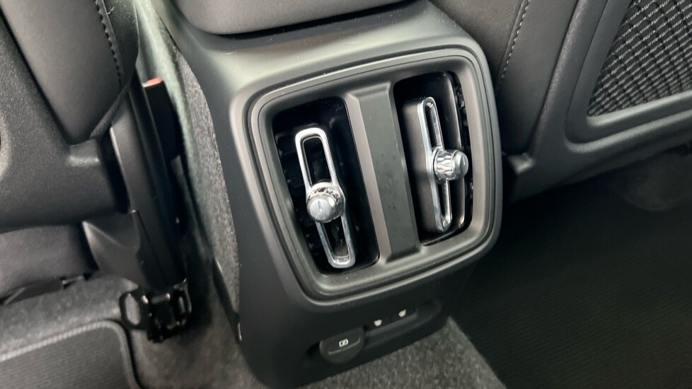 Used Volvo XC40 2023 for sale - 76241737: Photo 47