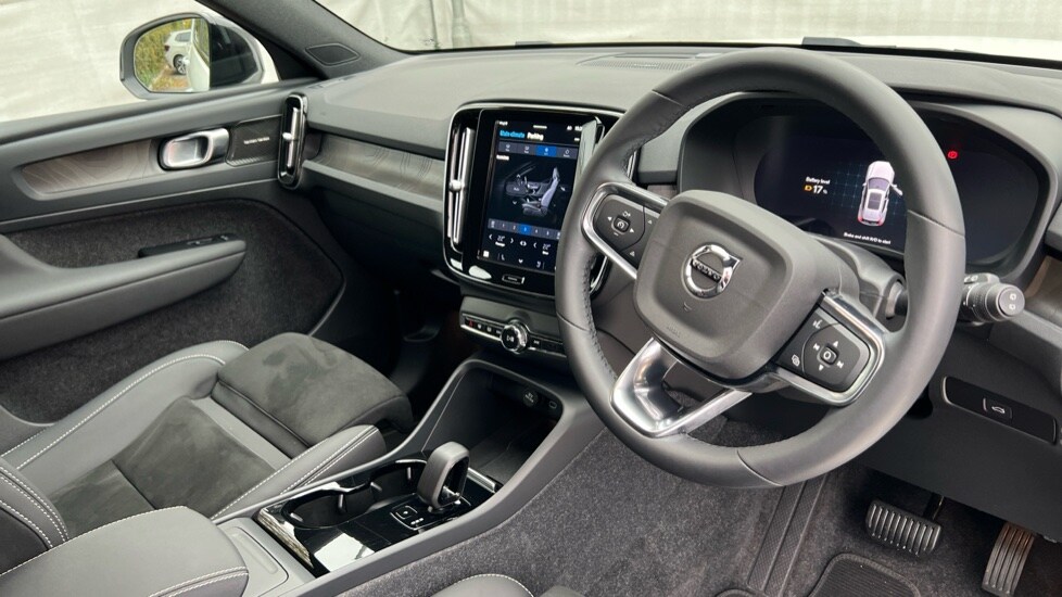 Used Volvo XC40 2023 for sale - 76241737: Photo 5