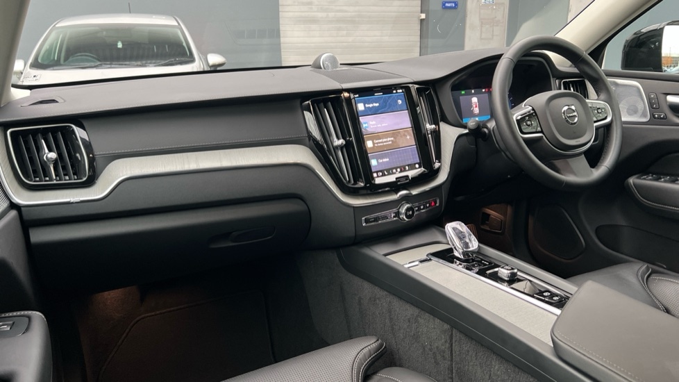 Used Volvo XC60 2025 for sale - 76914911: Photo 4