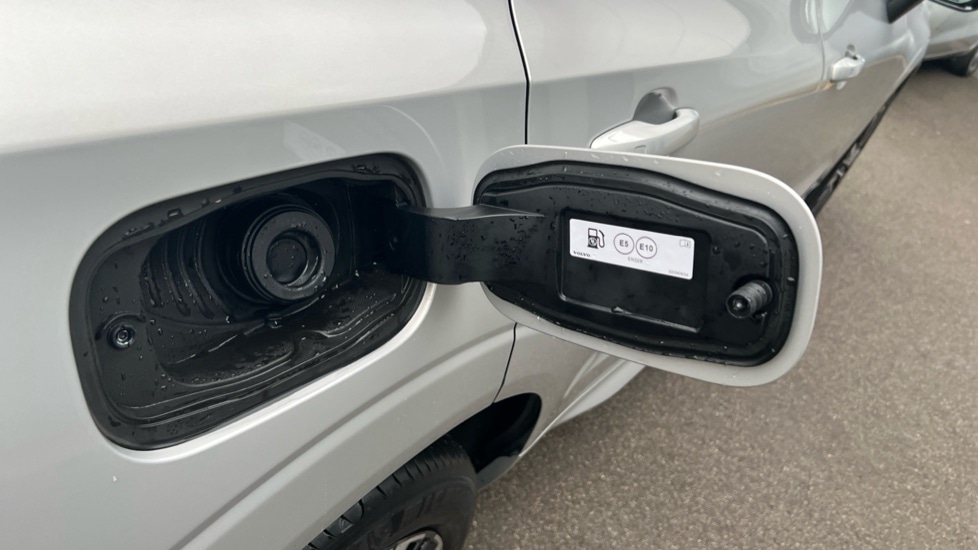 Used Volvo XC60 2025 for sale - 76914911: Photo 42