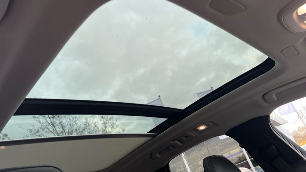 Used Volvo XC60 2025 for sale - 76914911: Photo 44