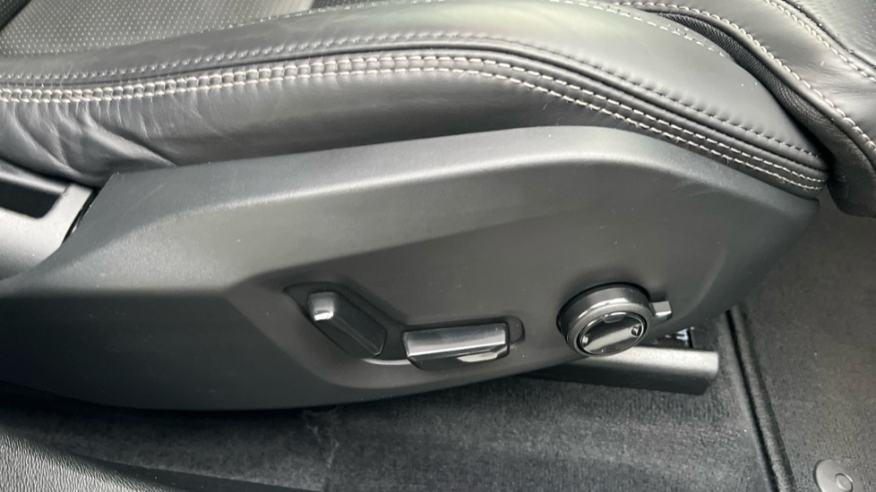 Used Volvo XC60 2025 for sale - 76914911: Photo 45