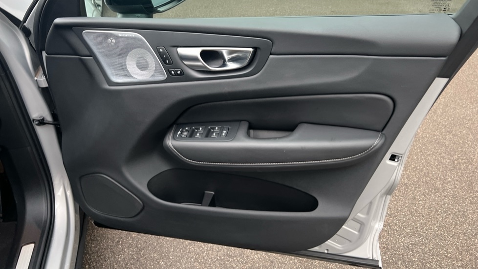 Used Volvo XC60 2025 for sale - 76914911: Photo 51