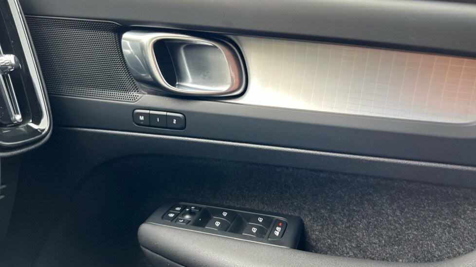 Used Volvo XC40 2023 for sale - 76948288: Photo 15