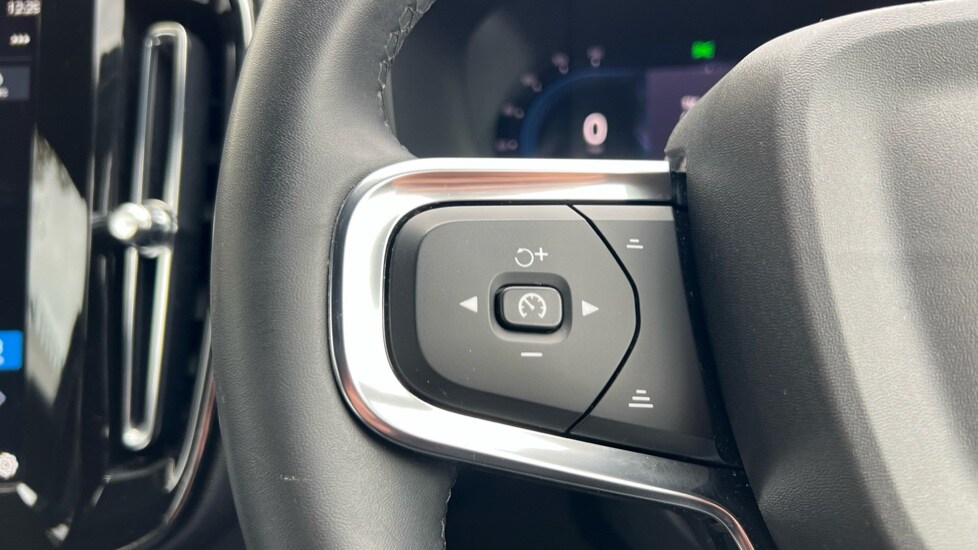 Used Volvo XC40 2023 for sale - 76948288: Photo 18