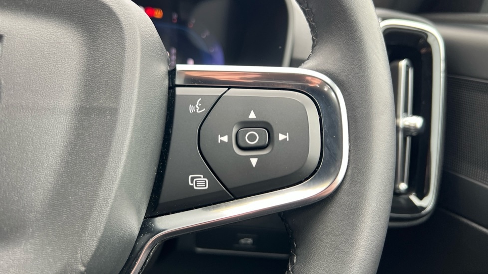 Used Volvo XC40 2023 for sale - 76948288: Photo 19