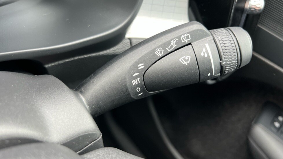 Used Volvo XC40 2023 for sale - 76948288: Photo 30