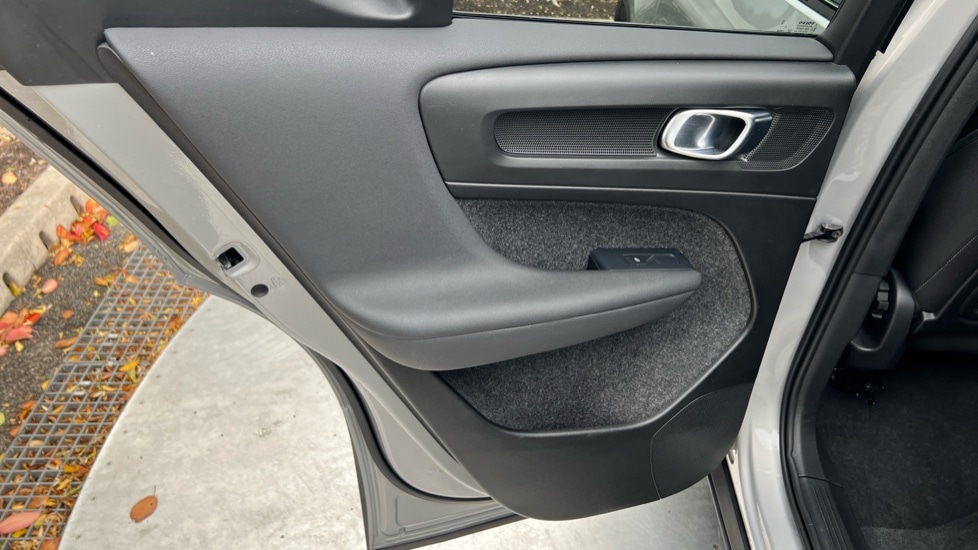 Used Volvo XC40 2023 for sale - 76948288: Photo 46