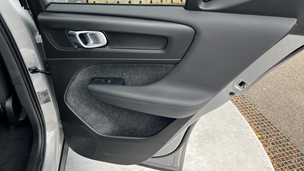 Used Volvo XC40 2023 for sale - 76948288: Photo 48