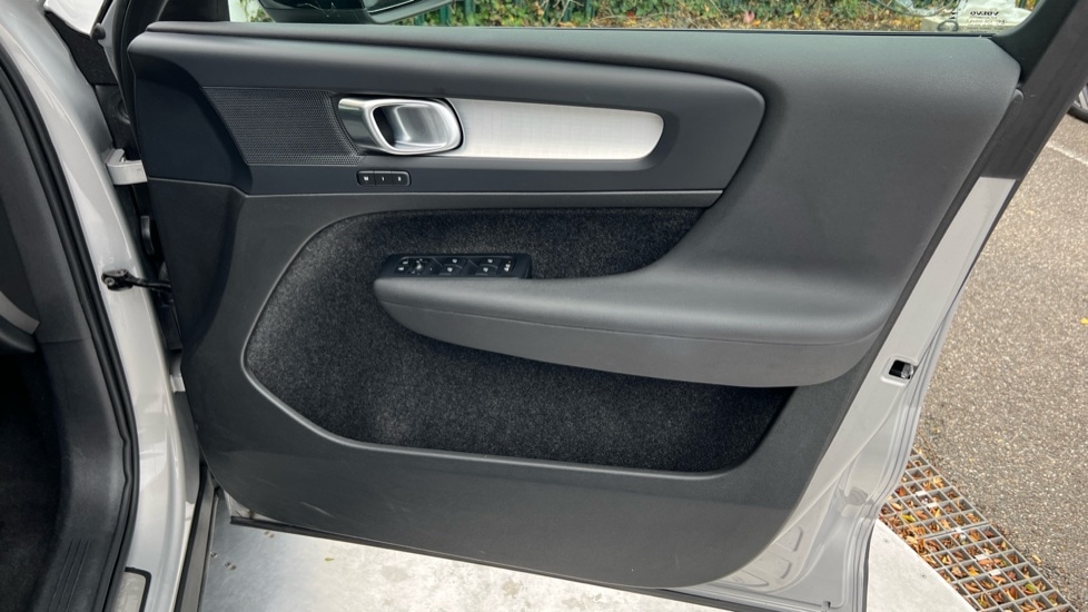 Used Volvo XC40 2023 for sale - 76948288: Photo 51