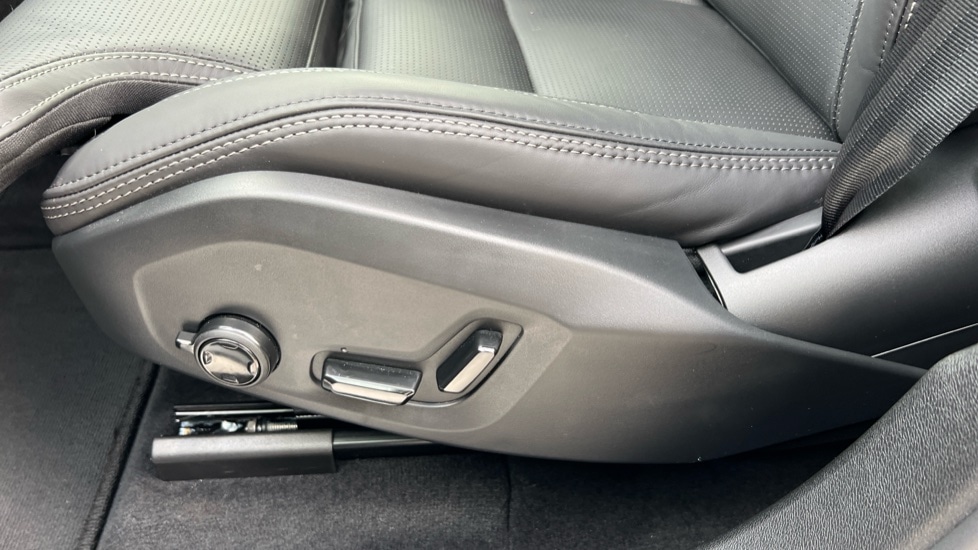 Used Volvo XC60 2025 for sale - 76575146: Photo 45