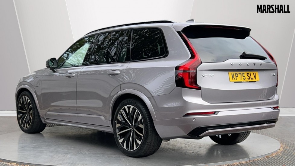 Used Volvo XC90 2025 for sale - 76112200: Photo 2
