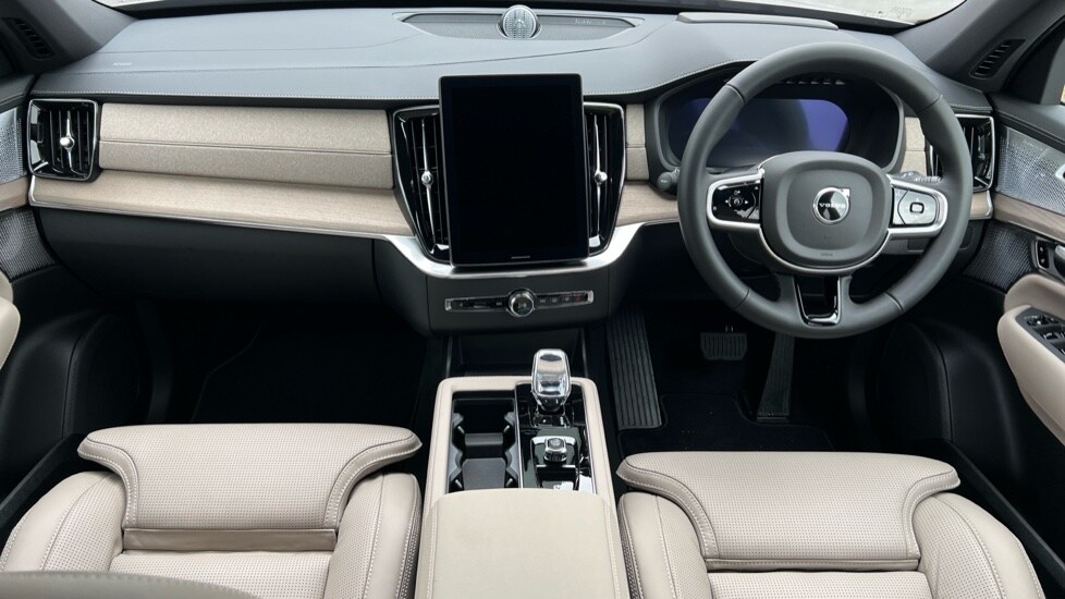 Used Volvo XC90 2025 for sale - 76112200: Photo 21