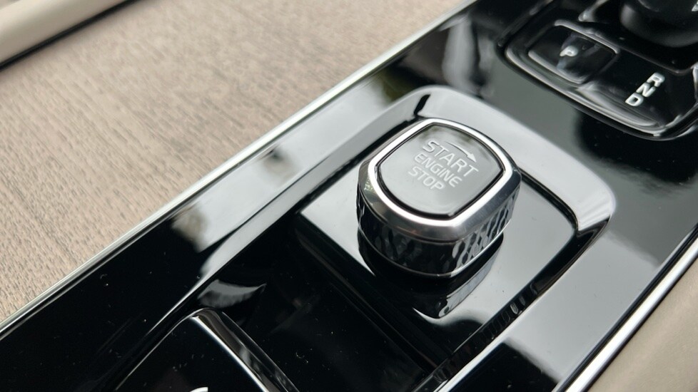 Used Volvo XC90 2025 for sale - 76112200: Photo 28