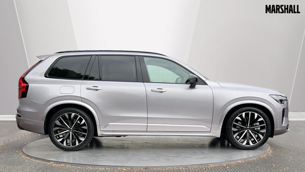 Used Volvo XC90 2025 for sale - 76112200: Photo 3