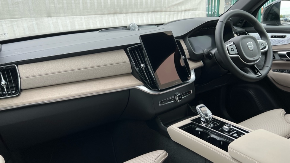 Used Volvo XC90 2025 for sale - 76112200: Photo 4
