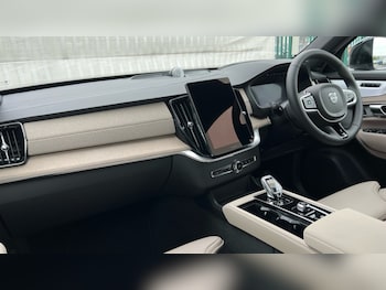 Used Volvo XC90 2025 for sale - 76112200: Photo 4