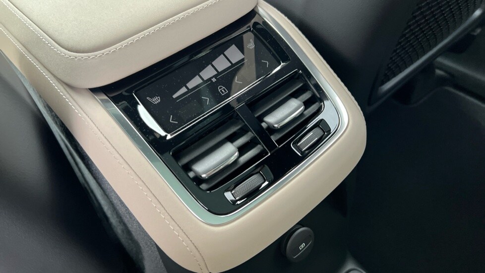 Used Volvo XC90 2025 for sale - 76112200: Photo 51