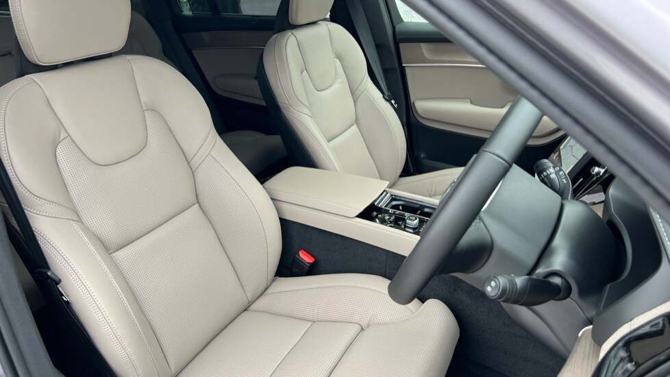 Used Volvo XC90 2025 for sale - 76112200: Photo 9