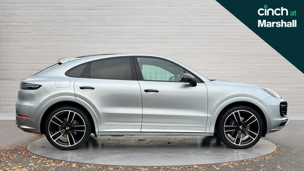 Used Porsche Cayenne 2023 for sale - 76434619: Photo 2