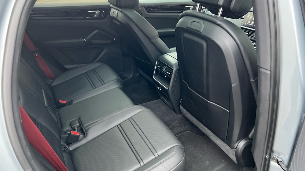 Used Porsche Cayenne 2023 for sale - 76434619: Photo 43