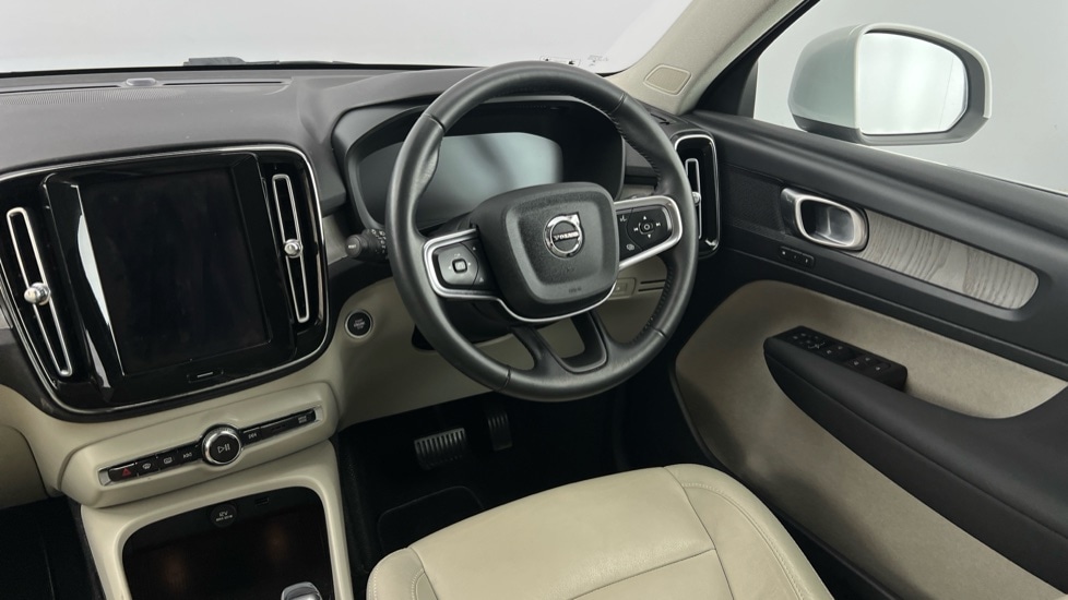 Used Volvo XC40 2021 for sale - 76501334: Photo 8