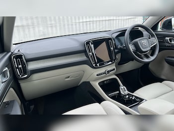 Used Volvo XC40 2024 for sale - 76161339: Photo