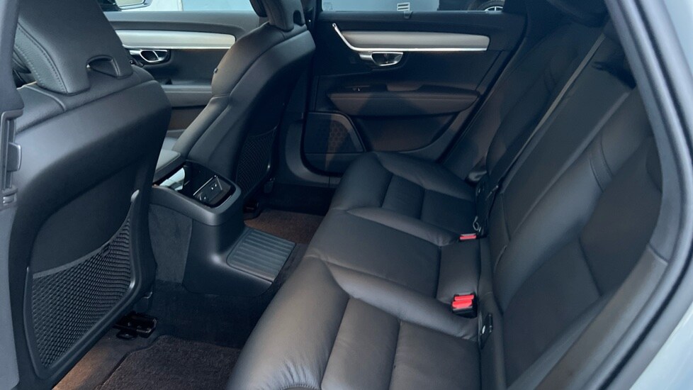 Used Volvo V90 2025 for sale - 75472477: Photo 10