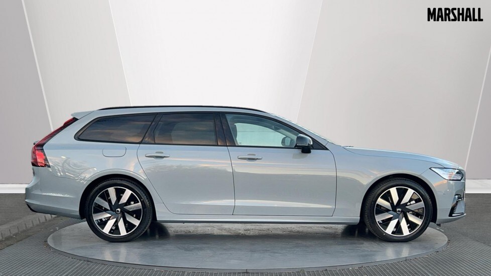 Used Volvo V90 2025 for sale - 75472477: Photo 3