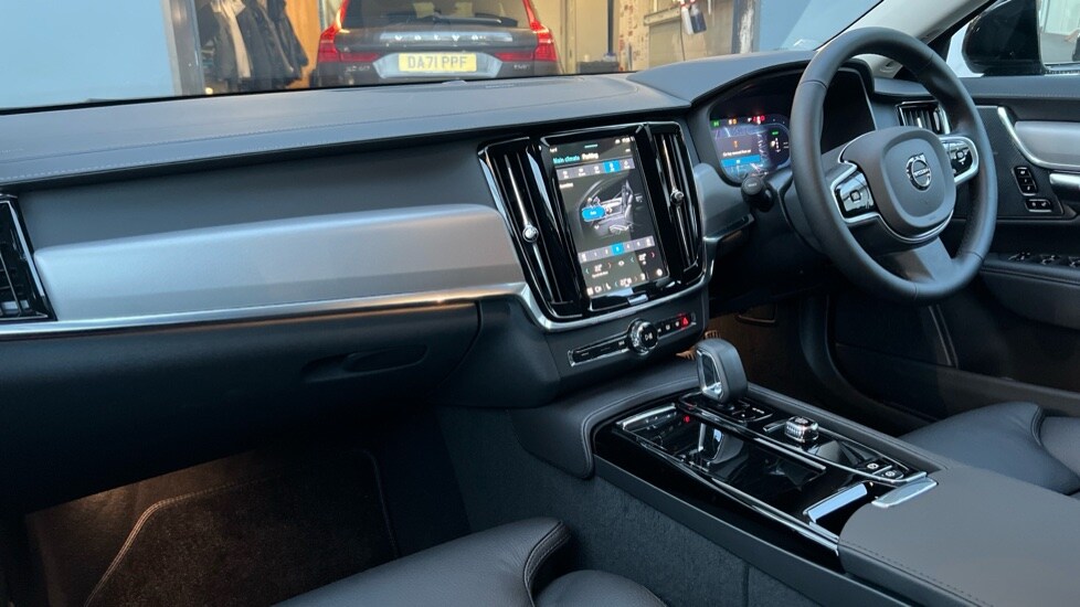 Used Volvo V90 2025 for sale - 75472477: Photo 4