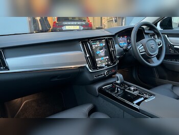 Used Volvo V90 2025 for sale - 75472477: Photo