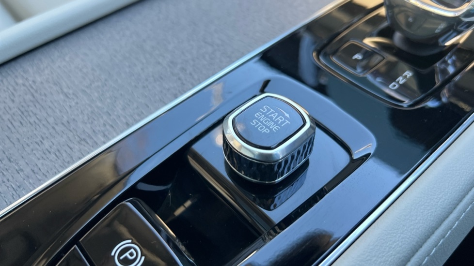 Used Volvo XC90 2025 for sale - 76999490: Photo 28