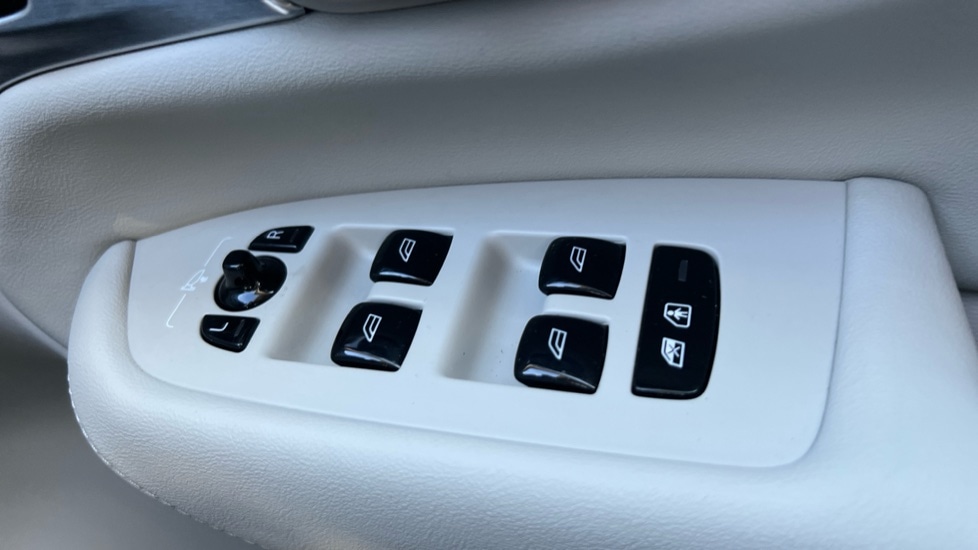 Used Volvo XC90 2025 for sale - 76999490: Photo 33