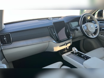 Used Volvo XC90 2025 for sale - 76999490: Photo