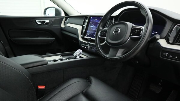Used Volvo XC60 2022 for sale - 75472489: Photo 9