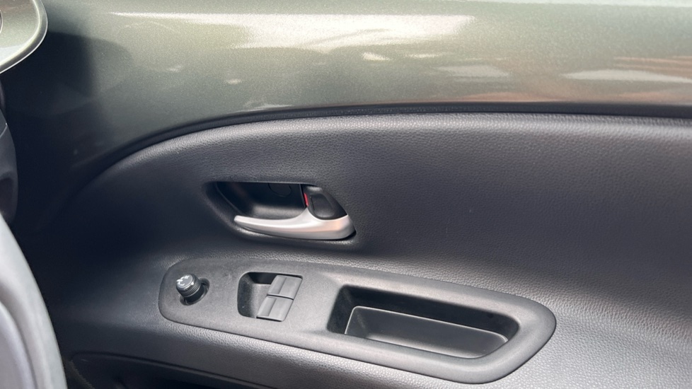 Used Toyota Aygo X 2023 for sale - 76540134: Photo 32