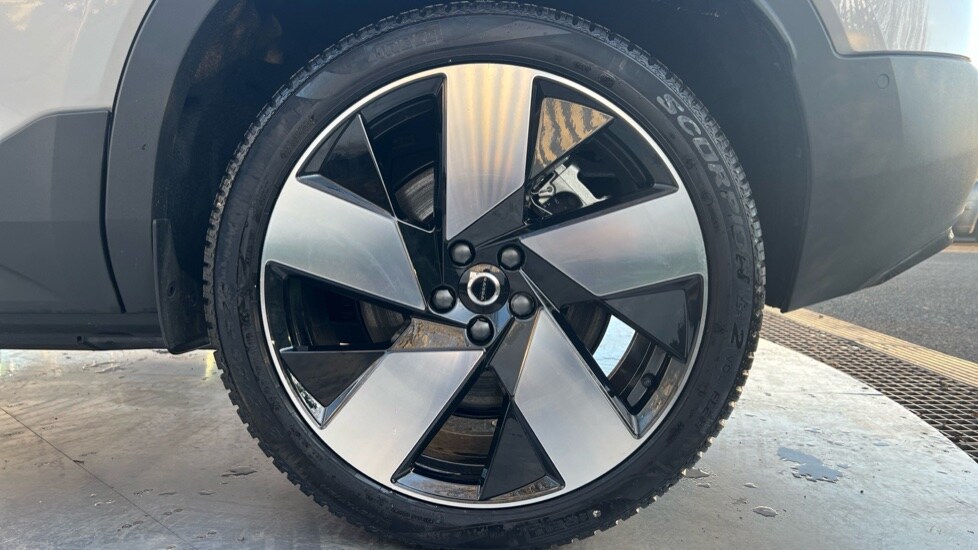 Used Volvo XC40 2024 for sale - 76593727: Photo 26