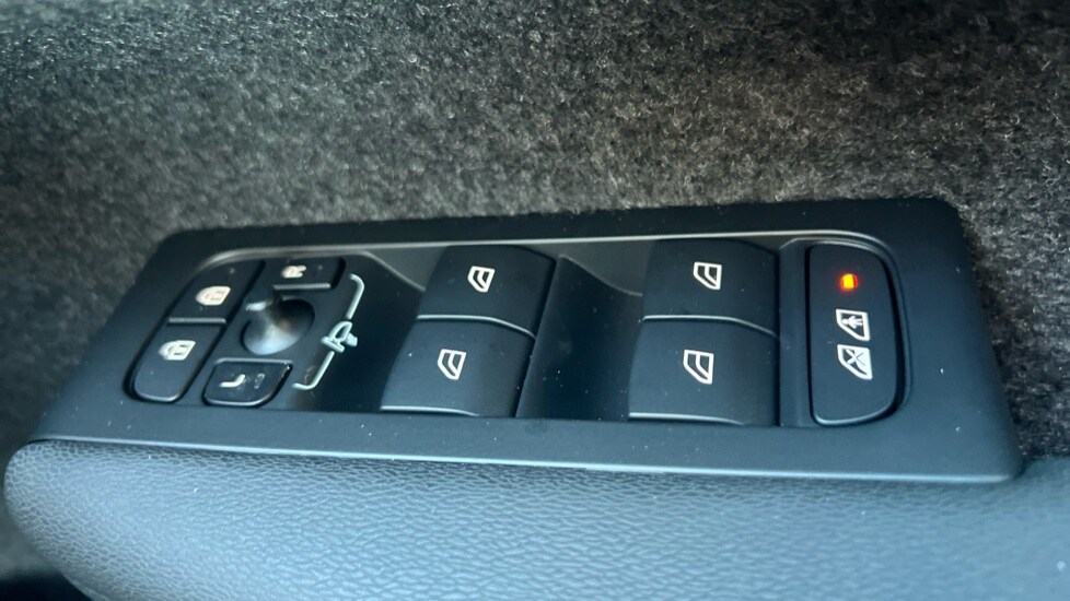 Used Volvo XC40 2024 for sale - 76593727: Photo 32