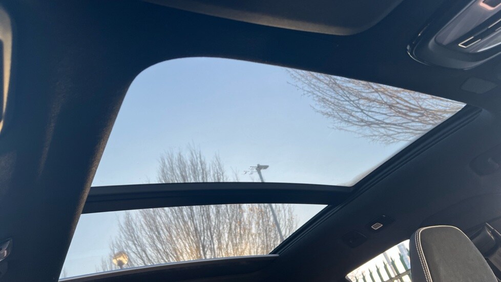 Used Volvo XC40 2024 for sale - 76593727: Photo 43