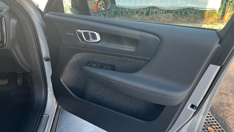 Used Volvo XC40 2024 for sale - 76593727: Photo 45