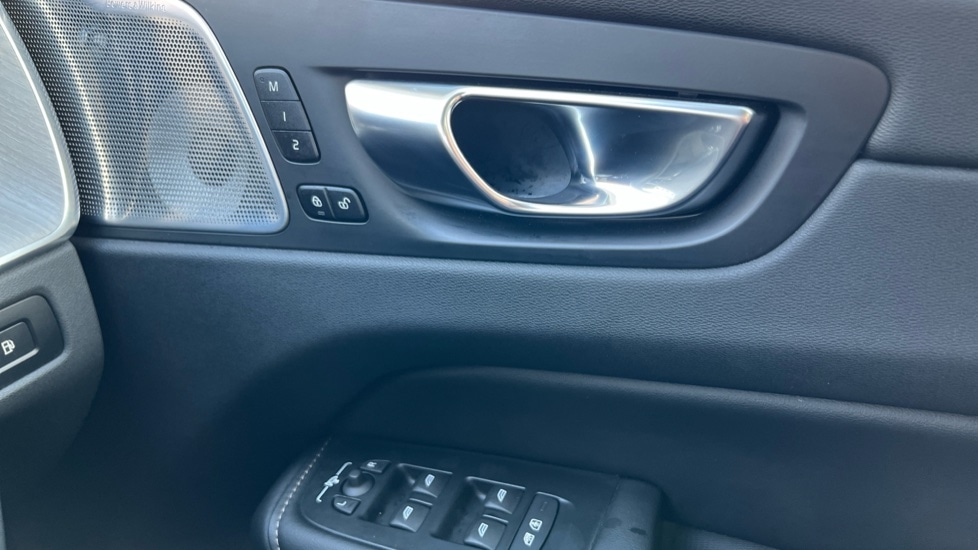 Used Volvo XC60 2025 for sale - 77018235: Photo 15