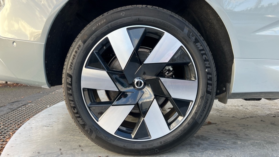 Used Volvo XC60 2025 for sale - 77018235: Photo 24