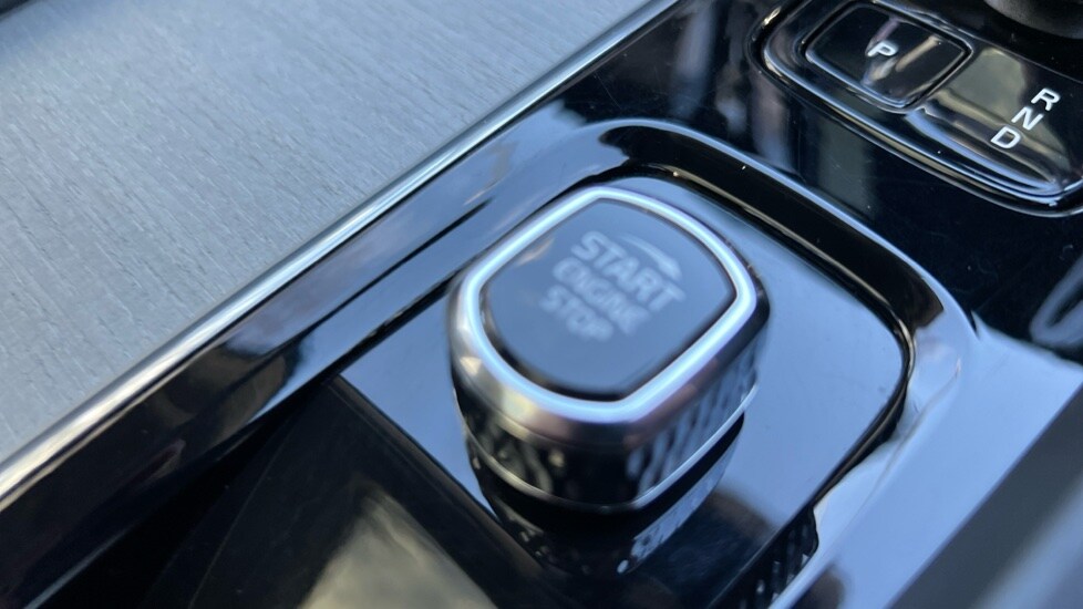 Used Volvo XC60 2025 for sale - 77018235: Photo 28