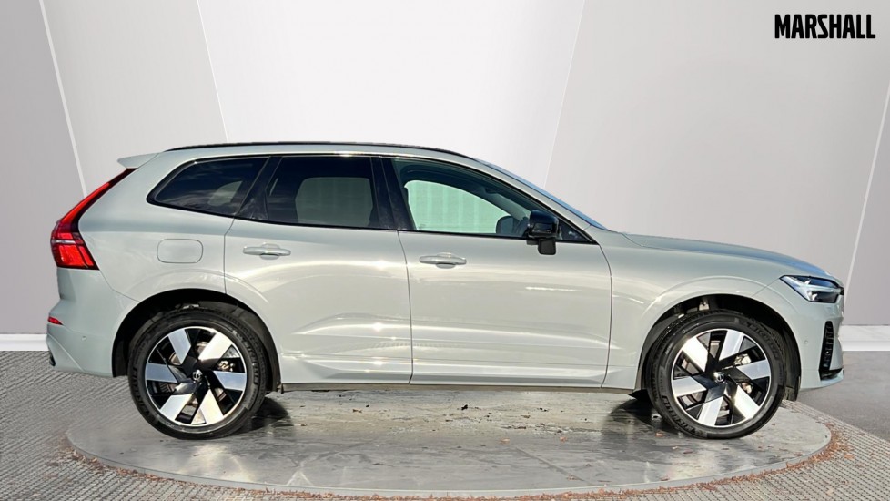 Used Volvo XC60 2025 for sale - 77018235: Photo 3