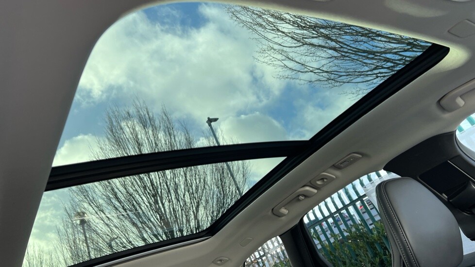 Used Volvo XC60 2025 for sale - 77018235: Photo 44